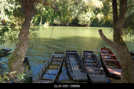 Csónakok a Bodrog partján, Tokaj mellett-stock-foto
