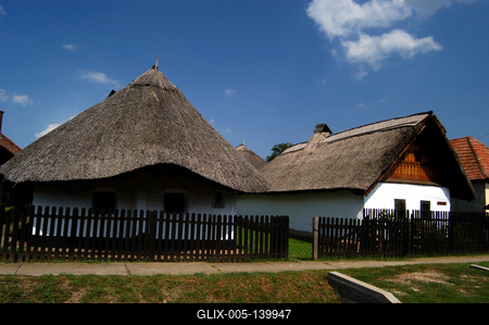 Tard, tájház és skanzen-stock-foto