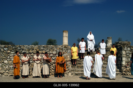 Tác, Flóra istennő ünnepe a Gorsium Régészeti Parkban-stock-foto