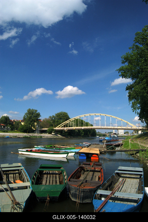 Győr, csónakok a Rába folyón-stock-foto
