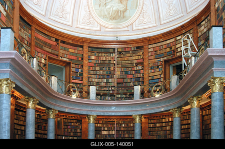 A Pannonhalmi Bencés Főapátság könyvtára-stock-foto