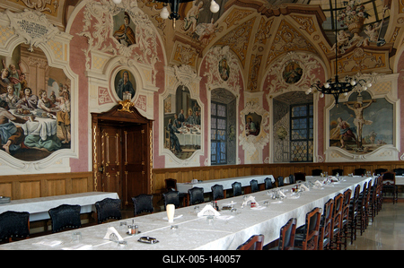 A Pannonhalmi Bencés Főapátság ebédlőterme-stock-foto