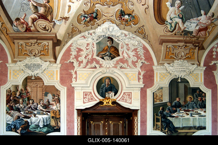 A Pannonhalmi Bencés Főapátság ebédlőterme-stock-foto