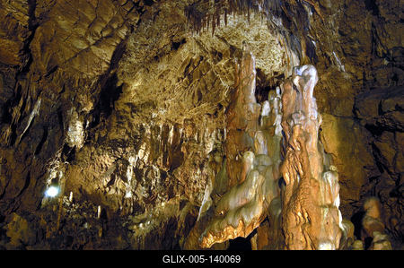 Az Aggteleki-cseppkőbarlang-stock-foto