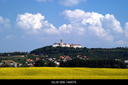 A Pannonhalmi Bencés Főapátság látképe-stock-foto