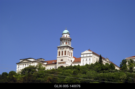 A Pannonhalmi Bencés Főapátság látképe-stock-foto
