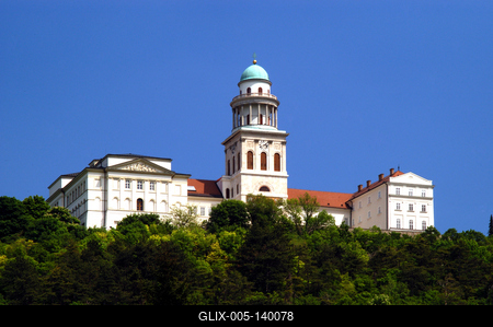 A Pannonhalmi Bencés Főapátság látképe-stock-foto