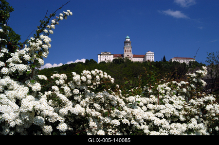 A Pannonhalmi Bencés Főapátság látképe-stock-foto