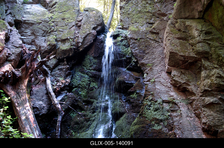 Az Ilona-völgyi vízesés Parád határában-stock-foto