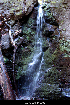 Az Ilona-völgyi vízesés Parád határában-stock-foto