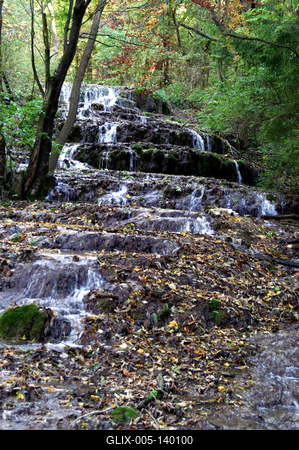 A Fátyol-vízesés a Szalajka-völgyben-stock-foto