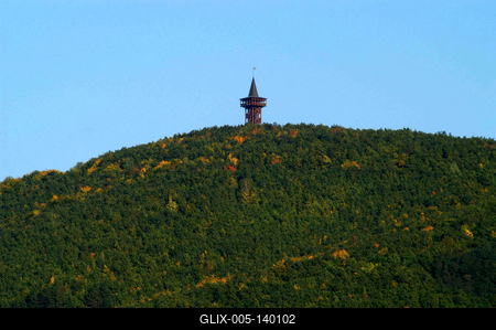 Millenniumi Kilátó a Kalapat tetőn-stock-foto