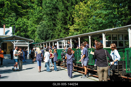 Lillafüredi Állami Erdei Vasút-stock-foto