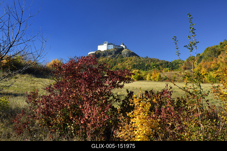 A füzéri vár a Zempléni-hegységben-stock-foto