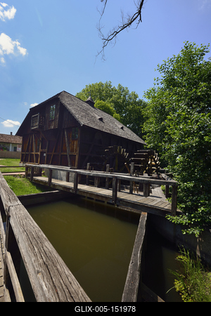 A 18. században épült túristvándi vízimalom ma is mûködõ ipartörténeti mûemlék-stock-foto