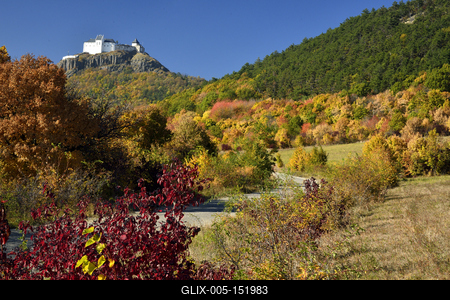 A füzéri vár a Zempléni-hegységben-stock-foto