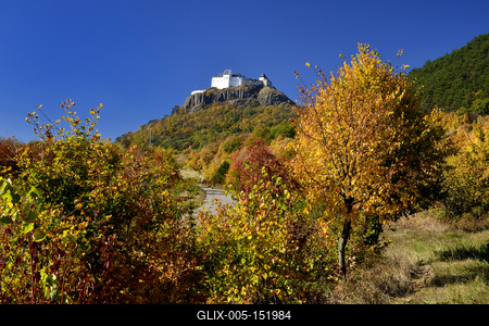 A füzéri vár a Zempléni-hegységben-stock-foto