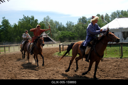 Lovasbemutató Ópusztaszeren a Nemzeti Történeti Emlékparkban-stock-foto