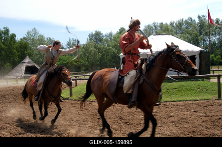 Lovasbemutató Ópusztaszeren a Nemzeti Történeti Emlékparkban-stock-foto