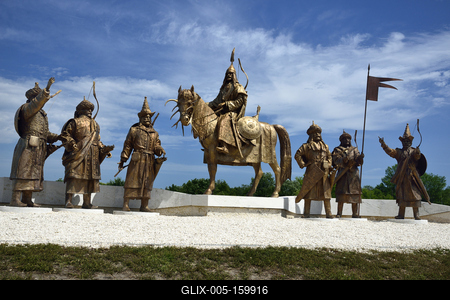 Az Árpád és vezérei szoborcsoprt Kligl Sándor szobrászmûvész alkotása az Ópusztaszeri Történeti Emélkparkban található. Az életnagyságú alakokat formázószoborcsoport  az emlékparkban az egykori Árpád-kori templom romjai mellett magas-stock-foto