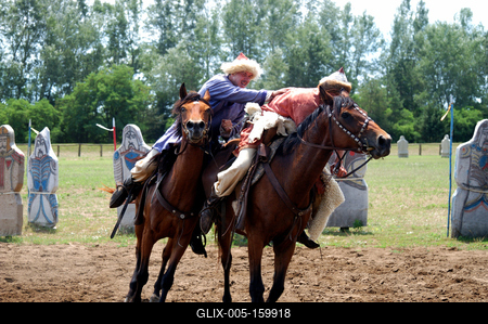 Lovasbemutató Ópusztaszeren a Nemzeti Történeti Emlékparkban-stock-foto