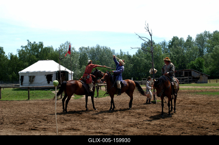 Lovasbemutató Ópusztaszeren a Nemzeti Történeti Emlékparkban-stock-foto