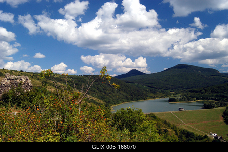 A hasznosi víztározó a Mátra- alján Pásztó határában-stock-foto