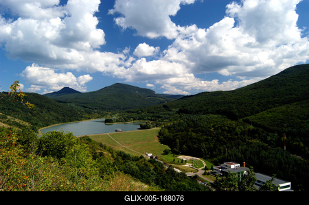 A hasznosi víztározó a Mátra- alján Pásztó határában-stock-foto