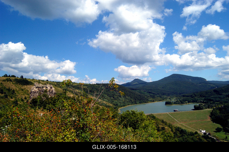 A hasznosi víztározó a Mátra- alján Pásztó határában-stock-foto