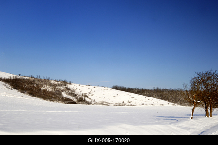 Cserhátsurány mûemlék templom-stock-foto
