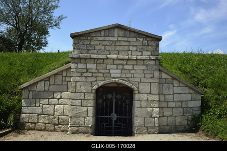 Tokaj hegyalján található Tolcsva, ahol a világörökség részét képezõ védett borospincék találhatók.-stock-foto