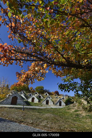 Hercegkúti védett pincesor Tokaj hegyalján-stock-foto