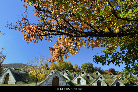 Hercegkúti védett pincesor Tokaj hegyalján-stock-foto
