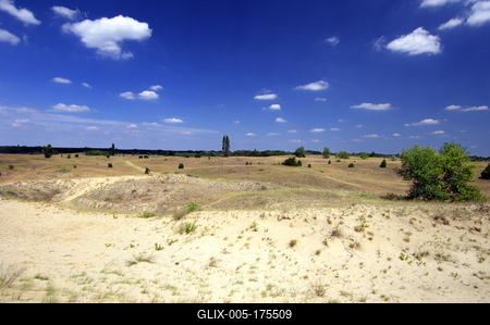 Homokbuckák a Kiskunságban-stock-foto