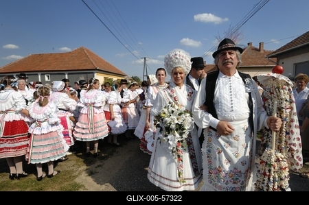 Matyó lakodalom Szentistvánon-stock-foto