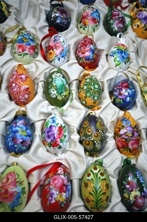 Kézzel festett húsvéti tojások-stock-foto