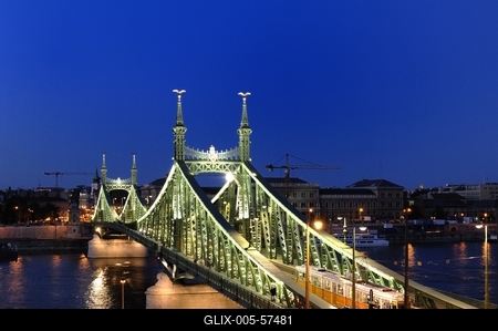 Budapest, Szabadság híd-stock-foto