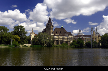 A Városligeti tó és a Vajdahunyad vára-stock-foto