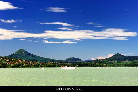 A Balaton és a Badacsony melleti tanúhegyek-stock-foto