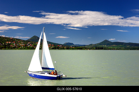 Vitorlás a Balatonon-stock-foto