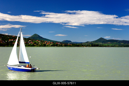 Vitorlás a Balatonon-stock-foto
