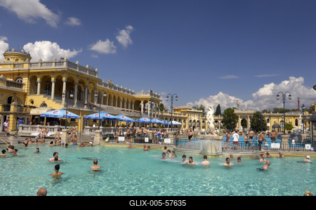 Budapest - Széchenyi gyógyfürdő-stock-foto