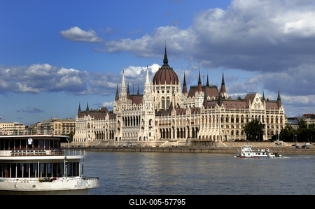 Budapest, az Országház (Parlament)-stock-foto