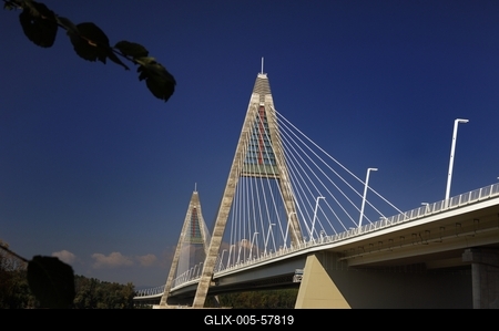 Budapest, Megyeri híd-stock-foto