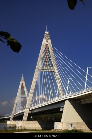 Budapest, Megyeri híd-stock-foto