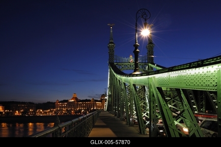 Budapest, Szabadság híd-stock-foto
