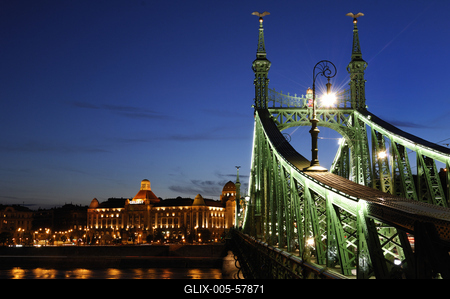Budapest, Szabadság híd-stock-foto