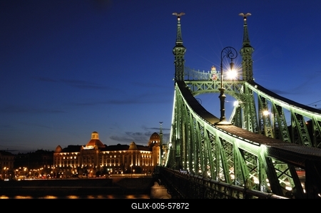 Budapest, Szabadság híd-stock-foto