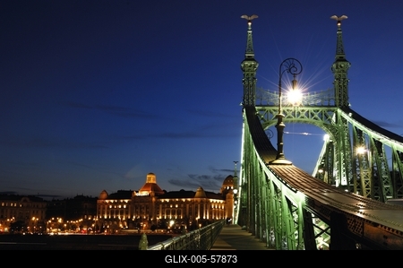 Budapest, Szabadság híd-stock-foto