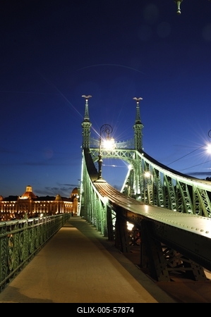 Budapest, Szabadság híd-stock-foto